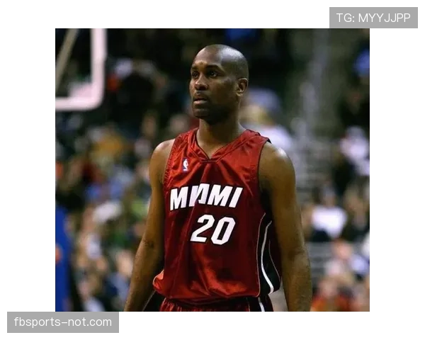 加里·佩顿无球防守压制库里，显著提升球队关键回合防守效率